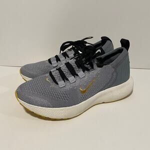 Nike Women's React Escape Run Flyknit Shoes Sneakers Grey Size 7 Active Like New
